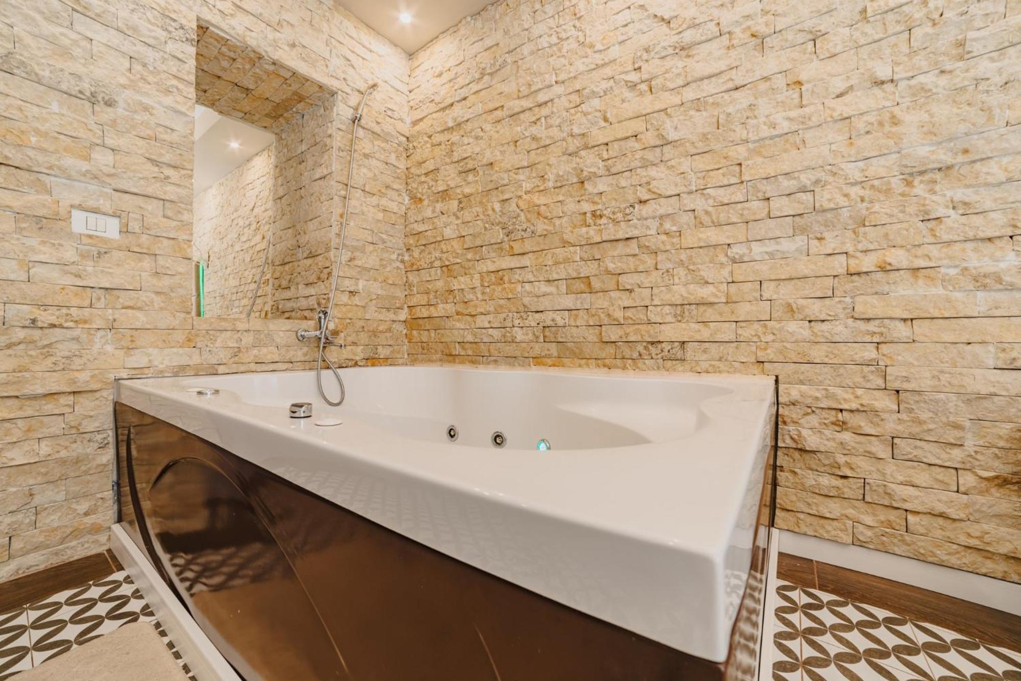 Romantic Jacuzzi Belleview Studio Sinaia Exterior foto
